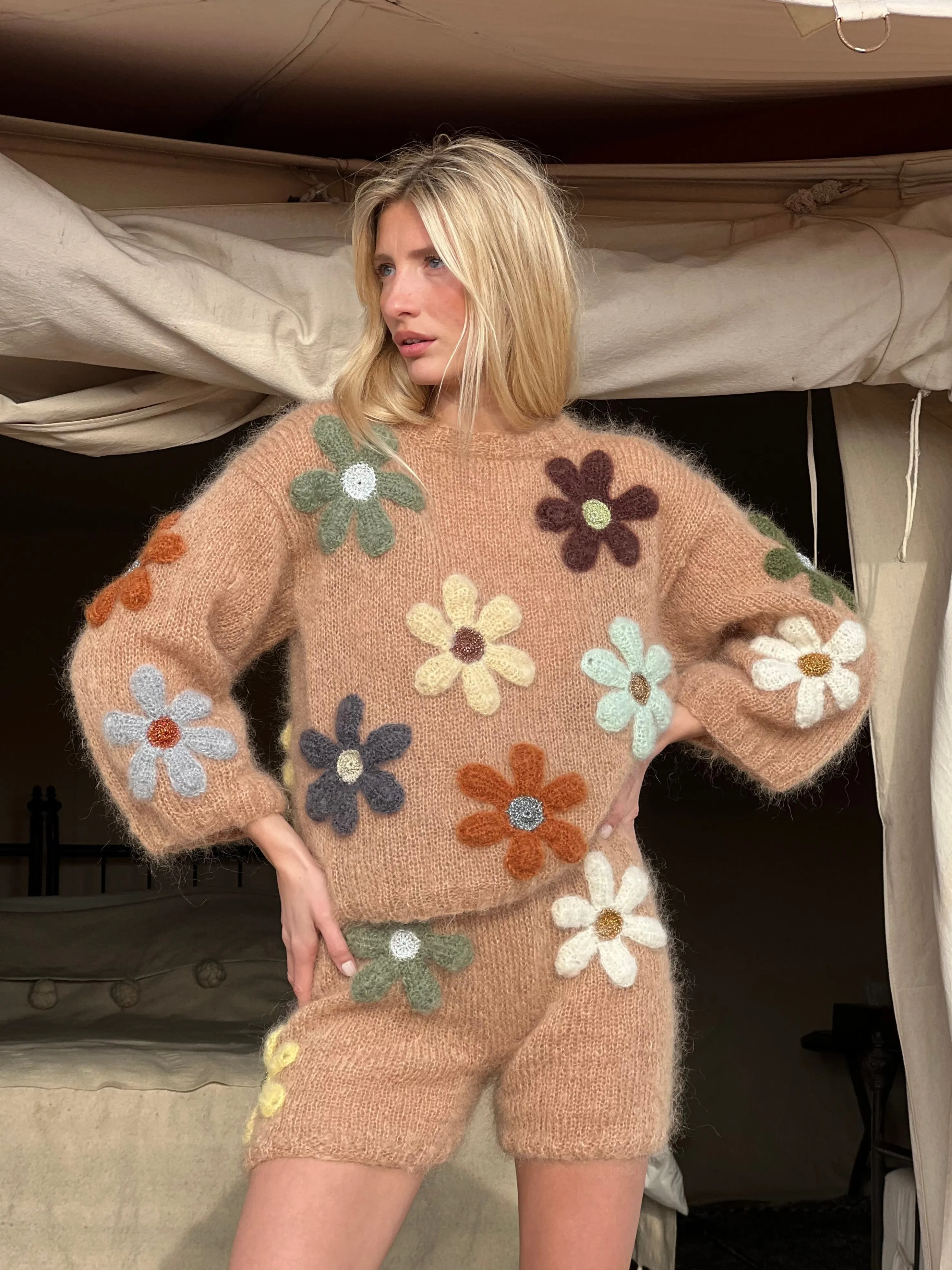 Rose Carmine Iconics|Sweaters-SWEATER FREE FLOWERS BEIGE