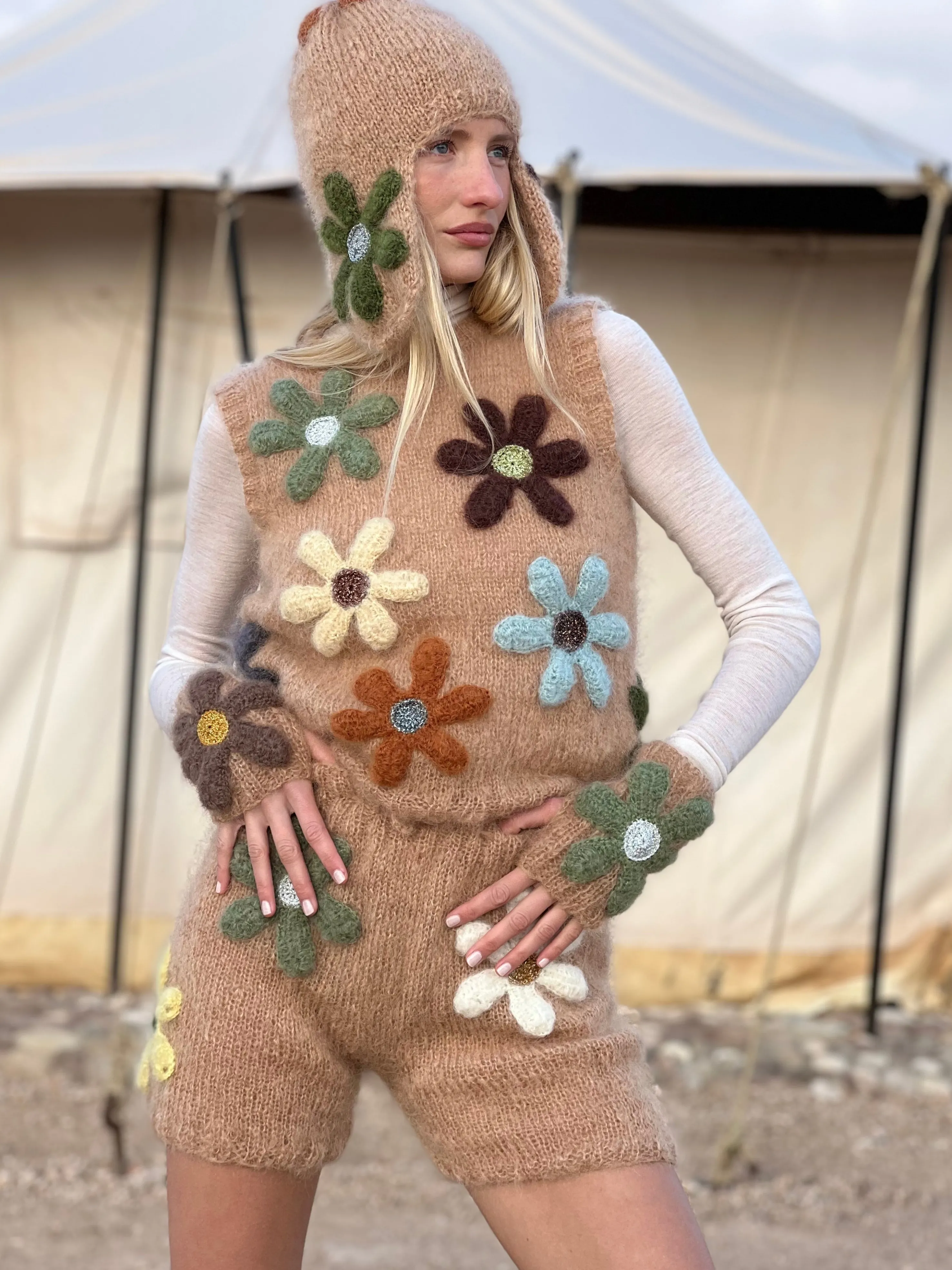 Rose Carmine Bottoms-SHORT FREE FLOWERS BEIGE