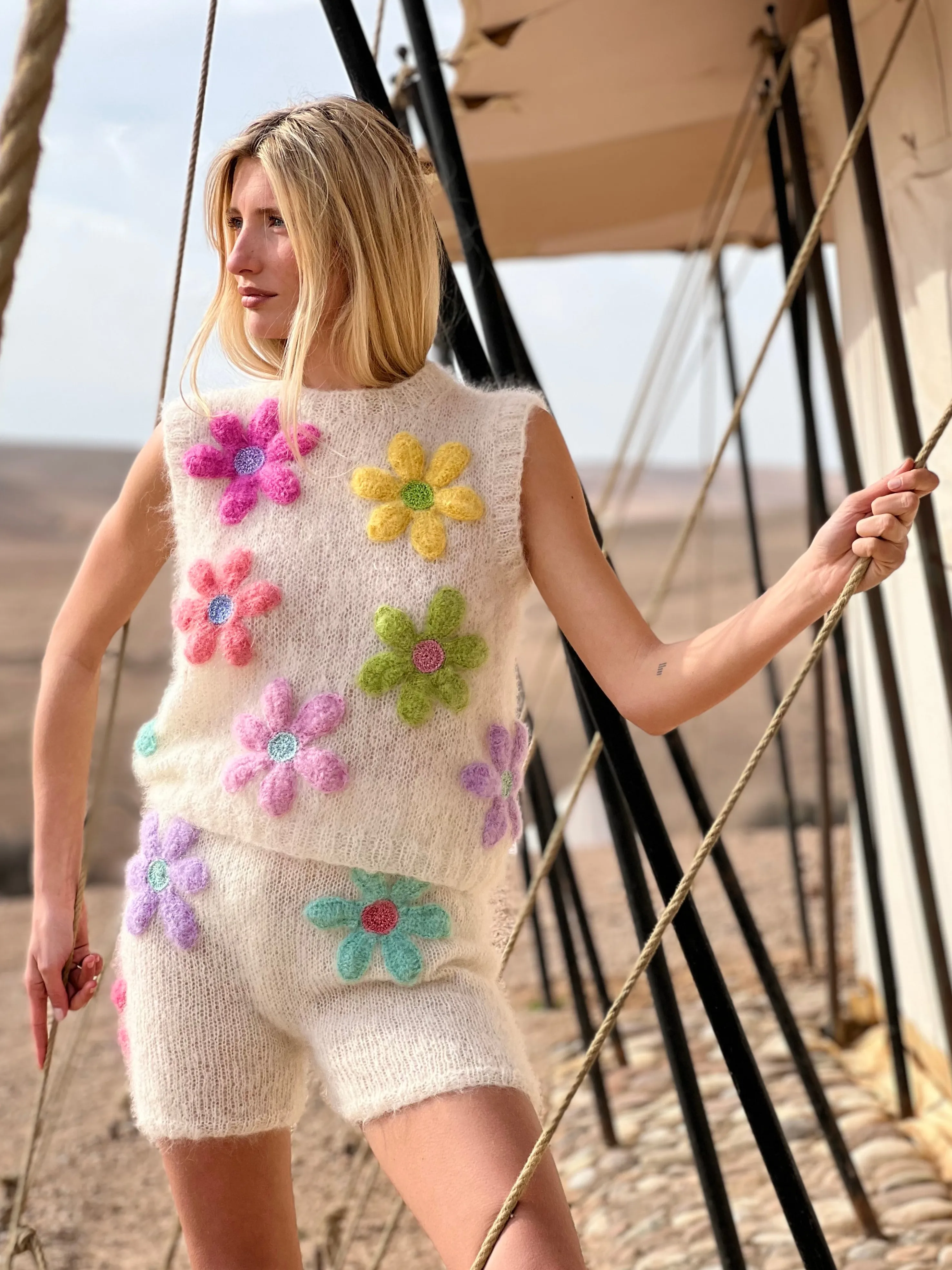 Rose Carmine Iconics|Tops-TOP FREE FLOWERS ECRU (Fall / Winter)